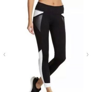 Zella black and white leggings